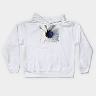 Closeup of white African daisy Kids Hoodie